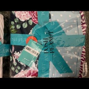 Posh Peanut Hayley & Lori Luxe